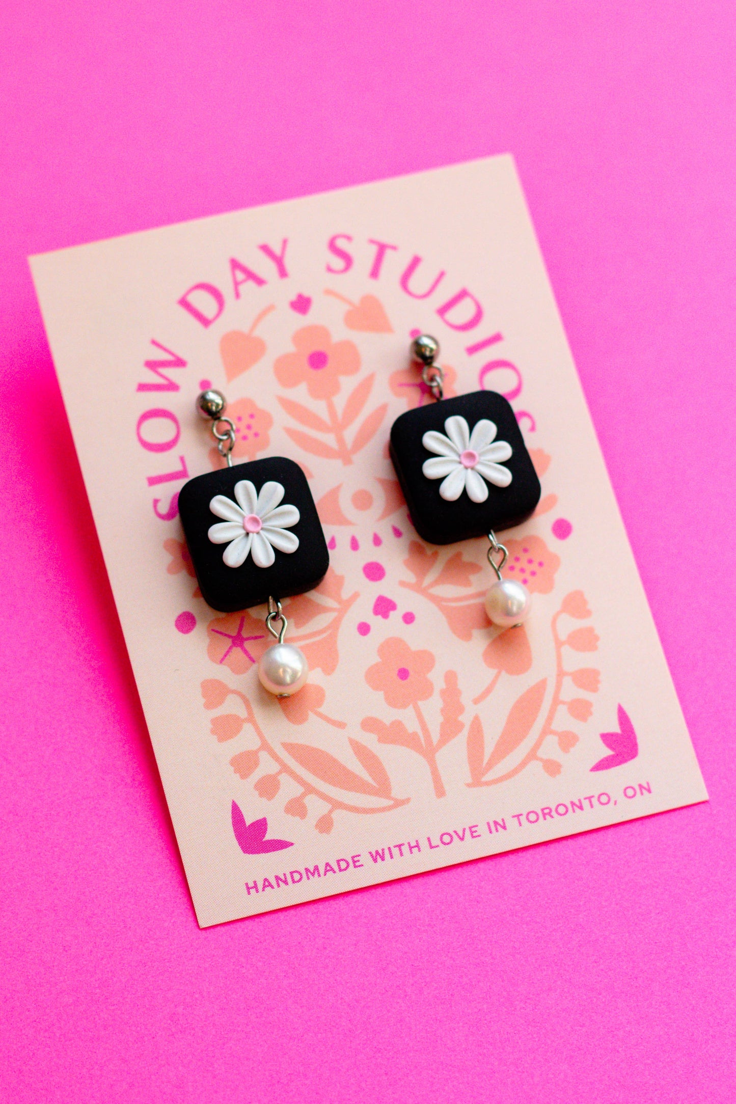 Polymer Clay Square Daisy Dangle w/ Pearl - Black
