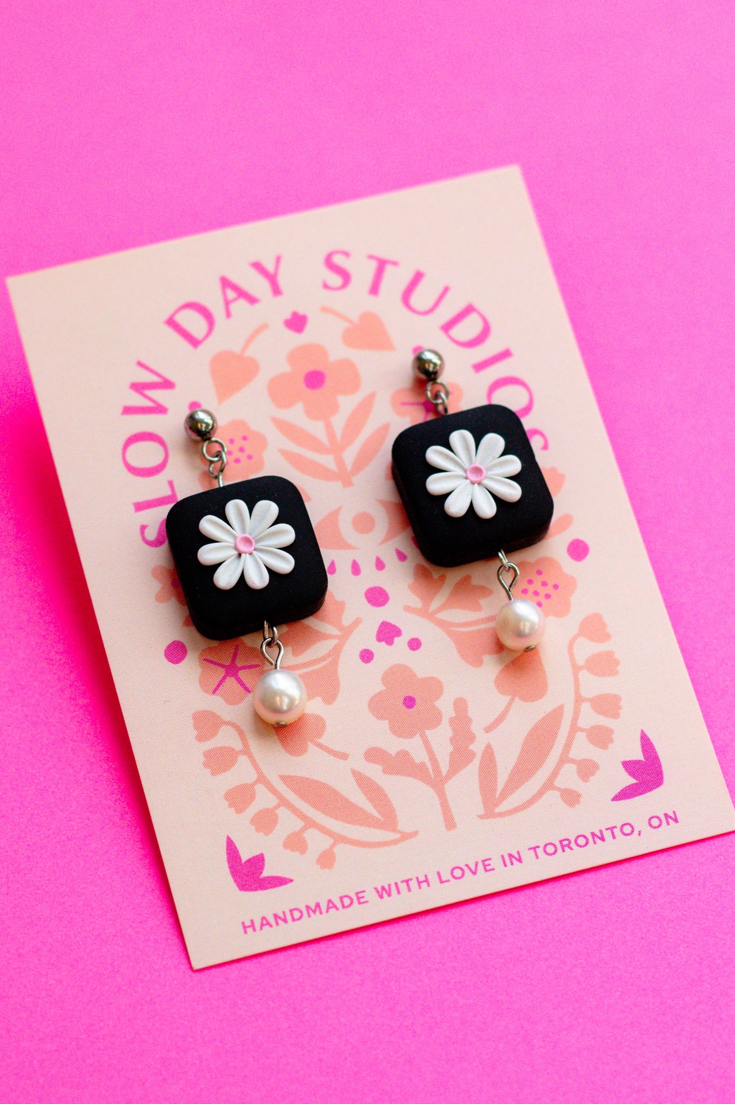 Polymer Clay Square Daisy Dangle w/ Pearl - Black